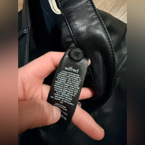 ARITZIA Wilfred Rebel Vegan Leather High Rise Straight Leg Pants Black Size 4 - Picture 6 of 12